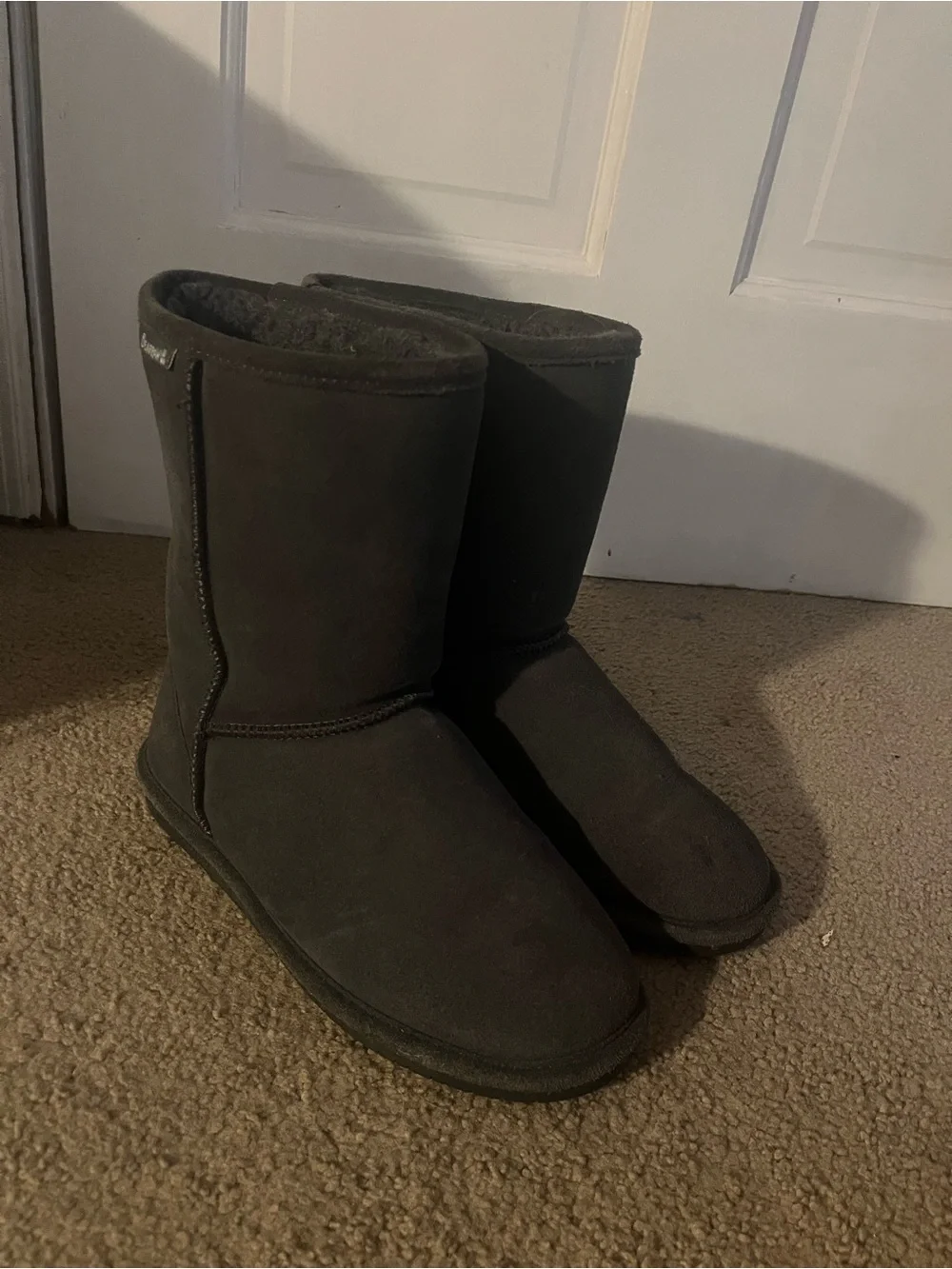 BearPaw Women's 8 Boots in Dark Gray